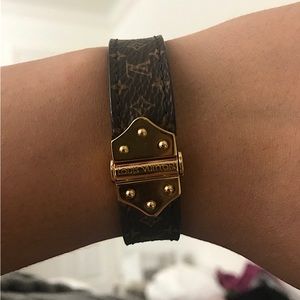 Louis Vuitton Nano Monogram bracelet 17